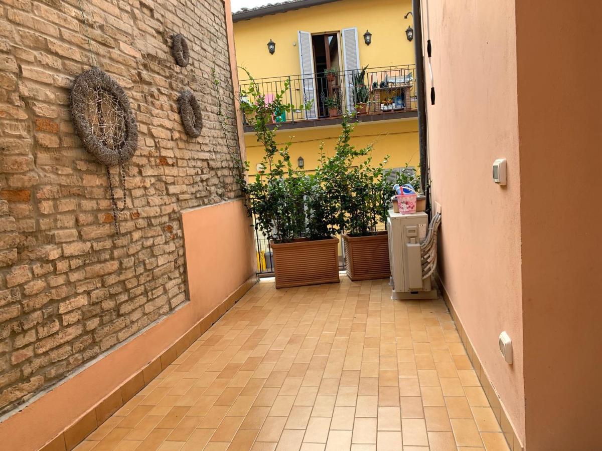 Elegante appartamento in centro a cesena Exterior foto